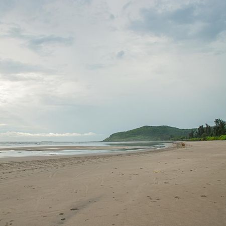White Sand Beach Resort Kondivali Bagian luar foto