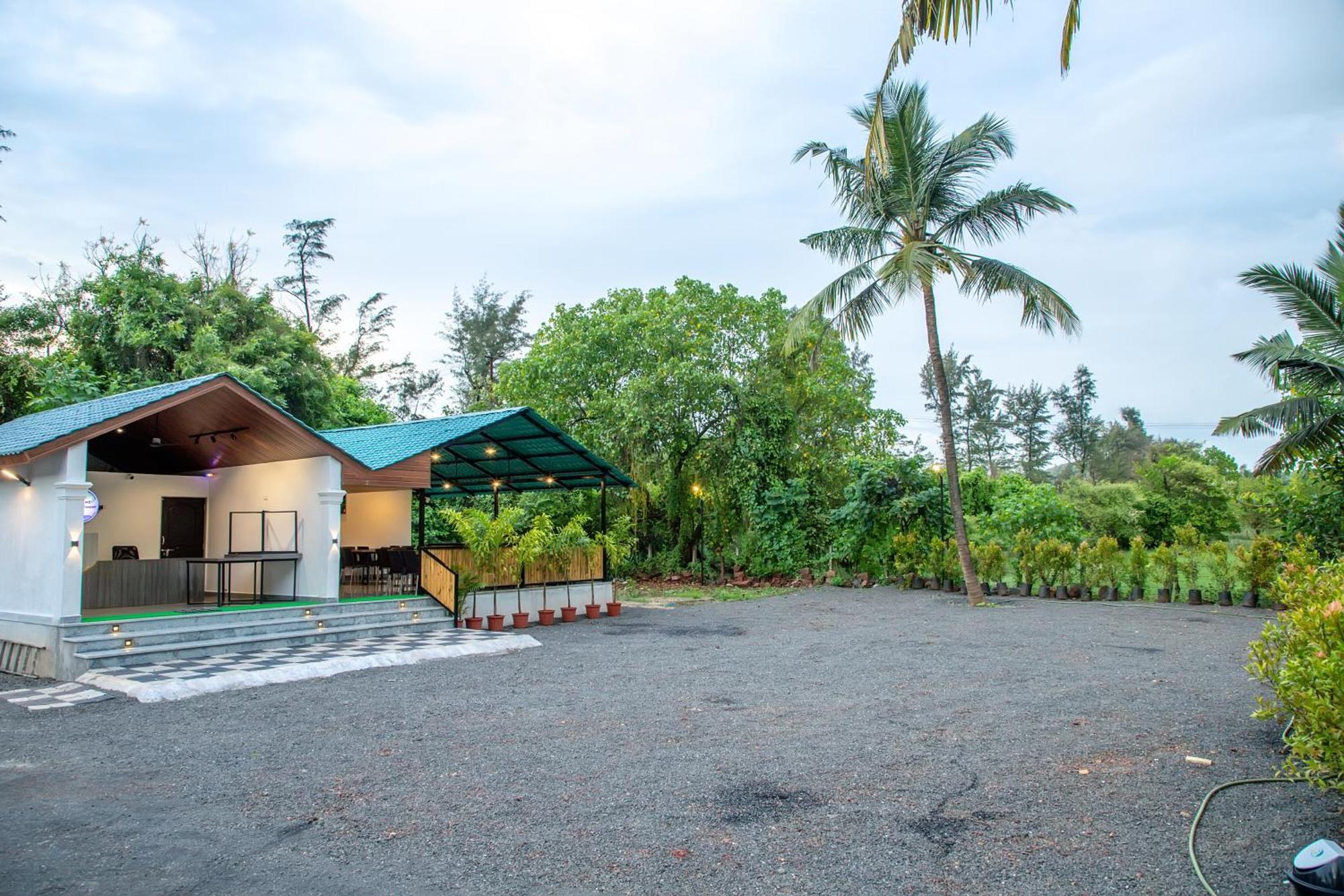 White Sand Beach Resort Kondivali Bagian luar foto