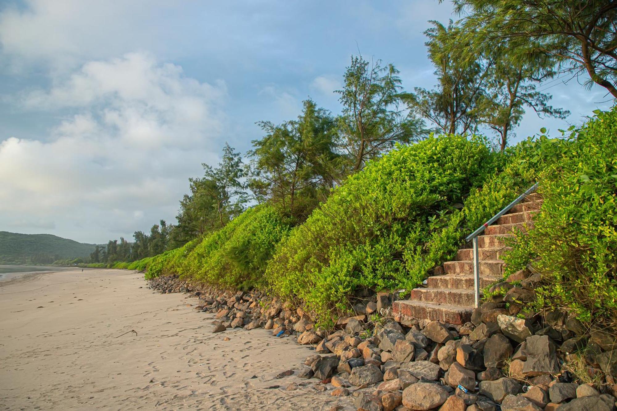 White Sand Beach Resort Kondivali Bagian luar foto